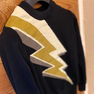 Statement Vintage Style Sweater ⚡️